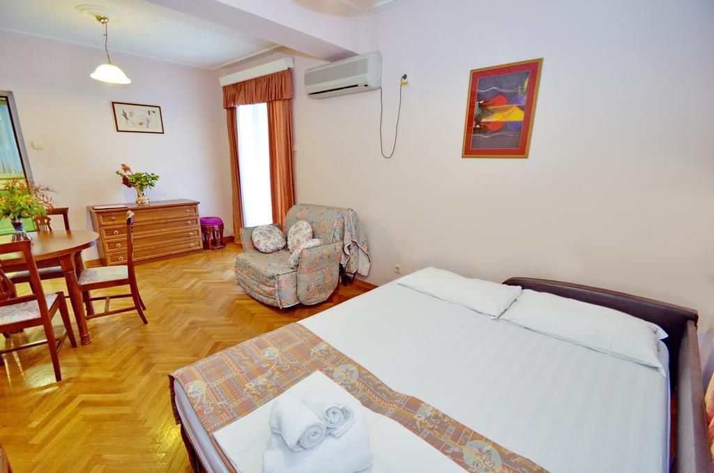 Gostinjska kuća Villa Velzon Guesthouse