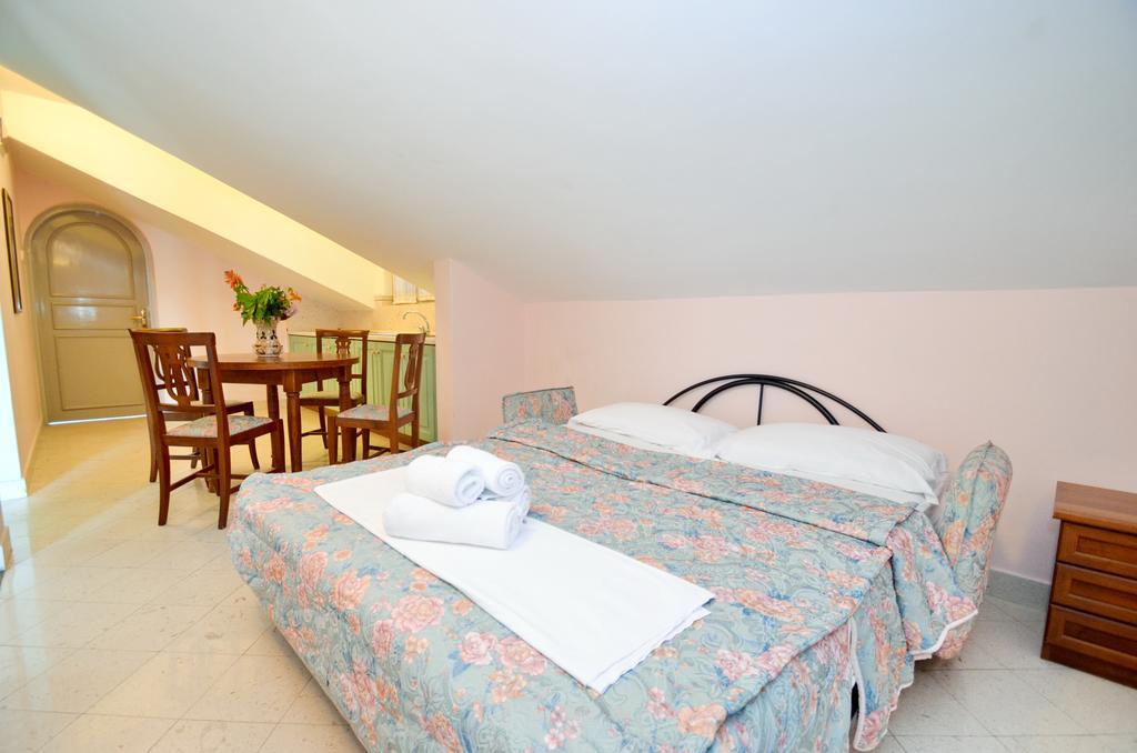 Villa Velzon Guesthouse