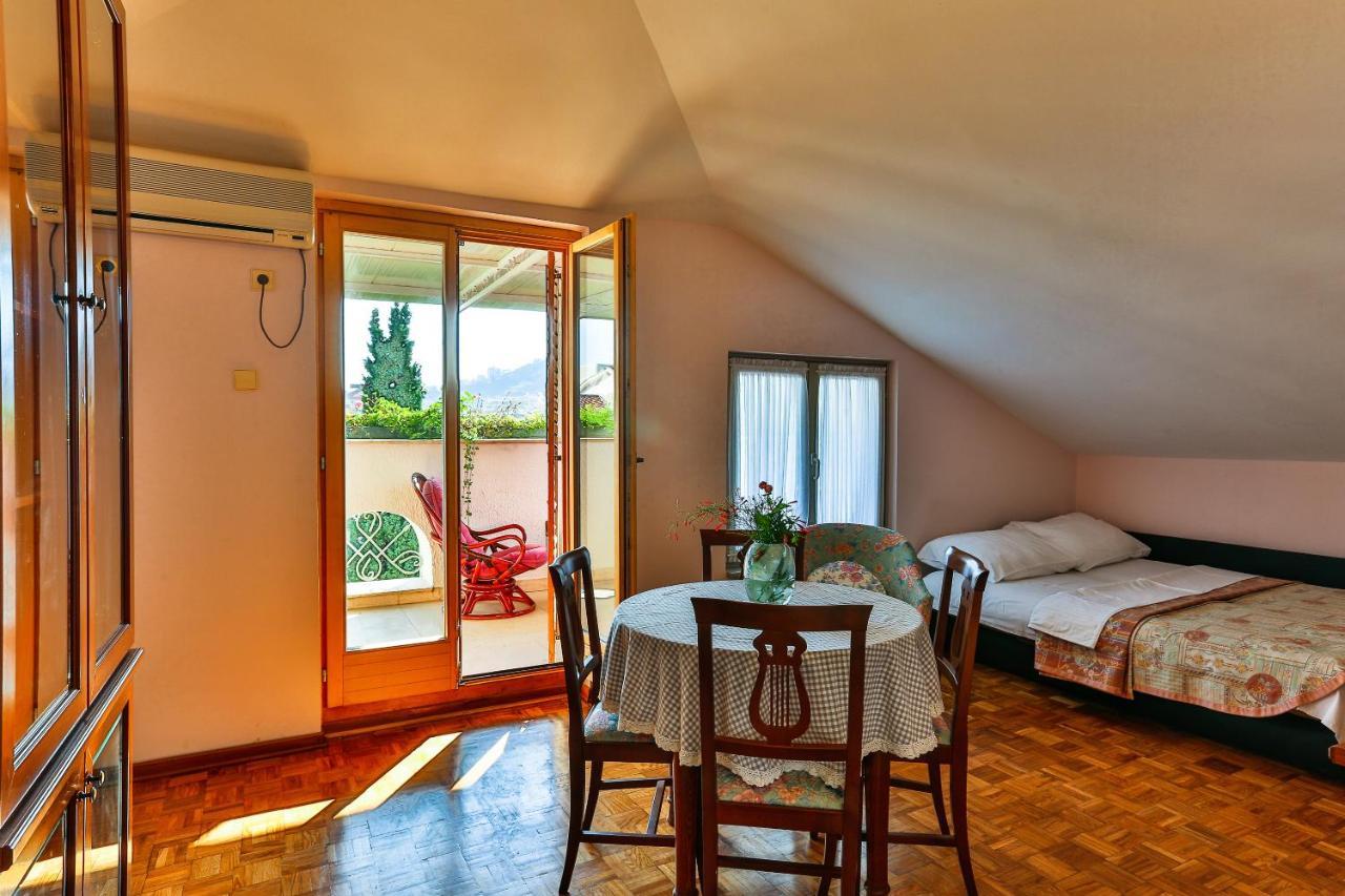 Villa Velzon Guesthouse Gostinjska kuća