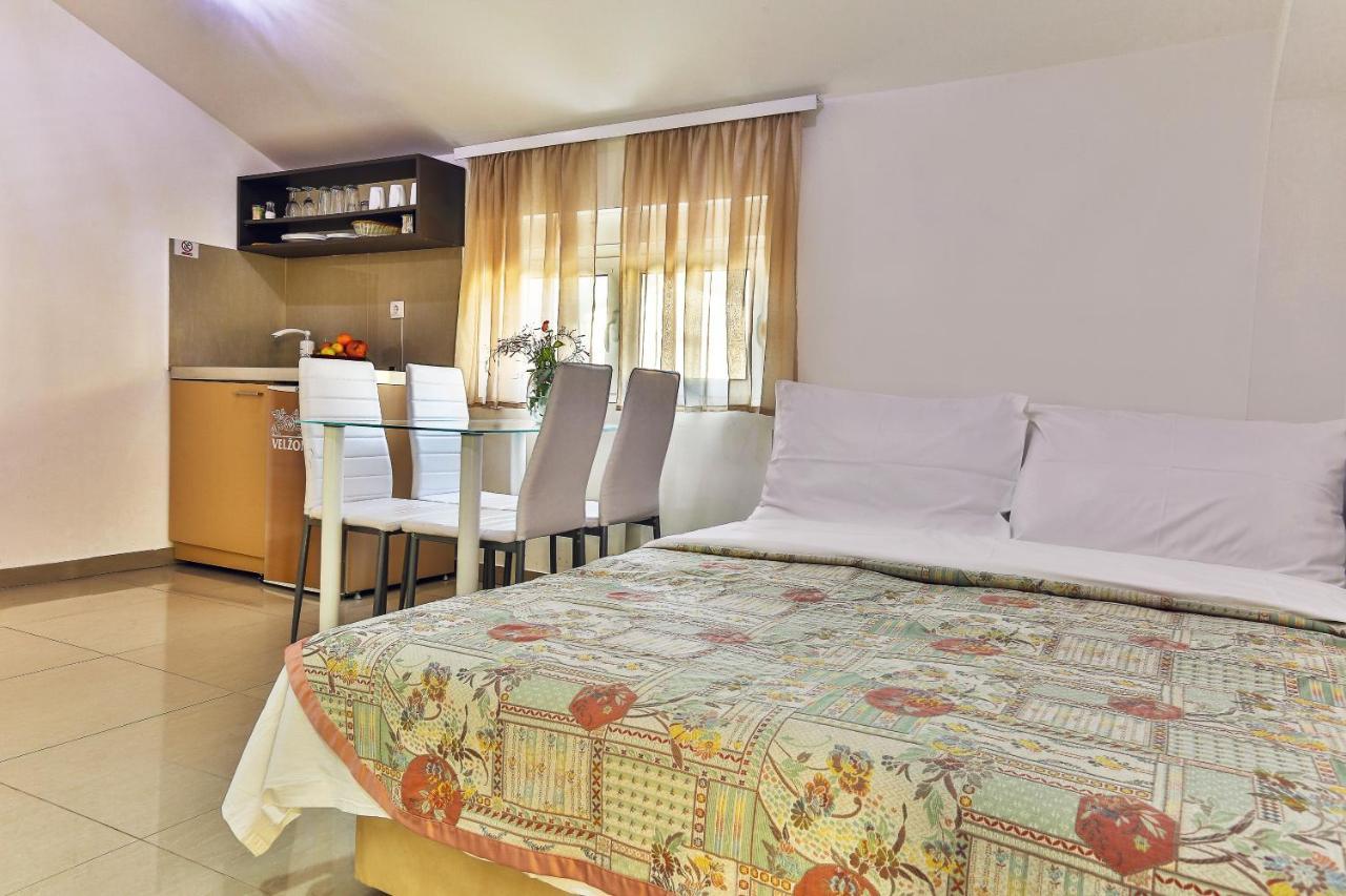 Villa Velzon Guesthouse 3*