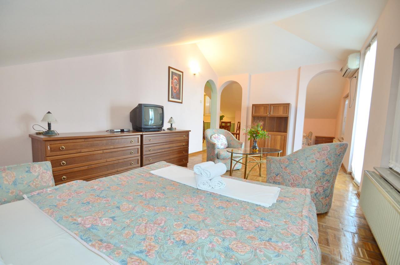 Velzon Pensionat 3*